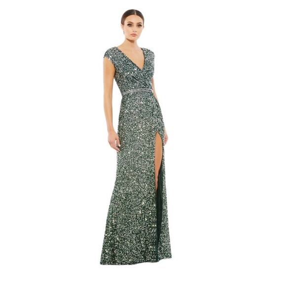Mac Duggal NWT Size 8 Style 5489 Forest Green Cap Sleeve Sequined High Slit Gown - Picture 1 of 8